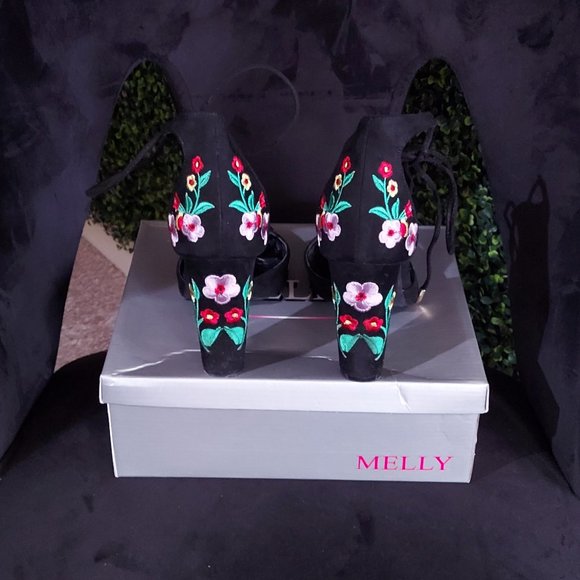 BLACK FLORAL EMBROIDERED FAUX SUEDE SHOE - Picture 3 of 5